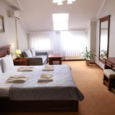 Sapsan Hotel Ternopil Bagian luar foto