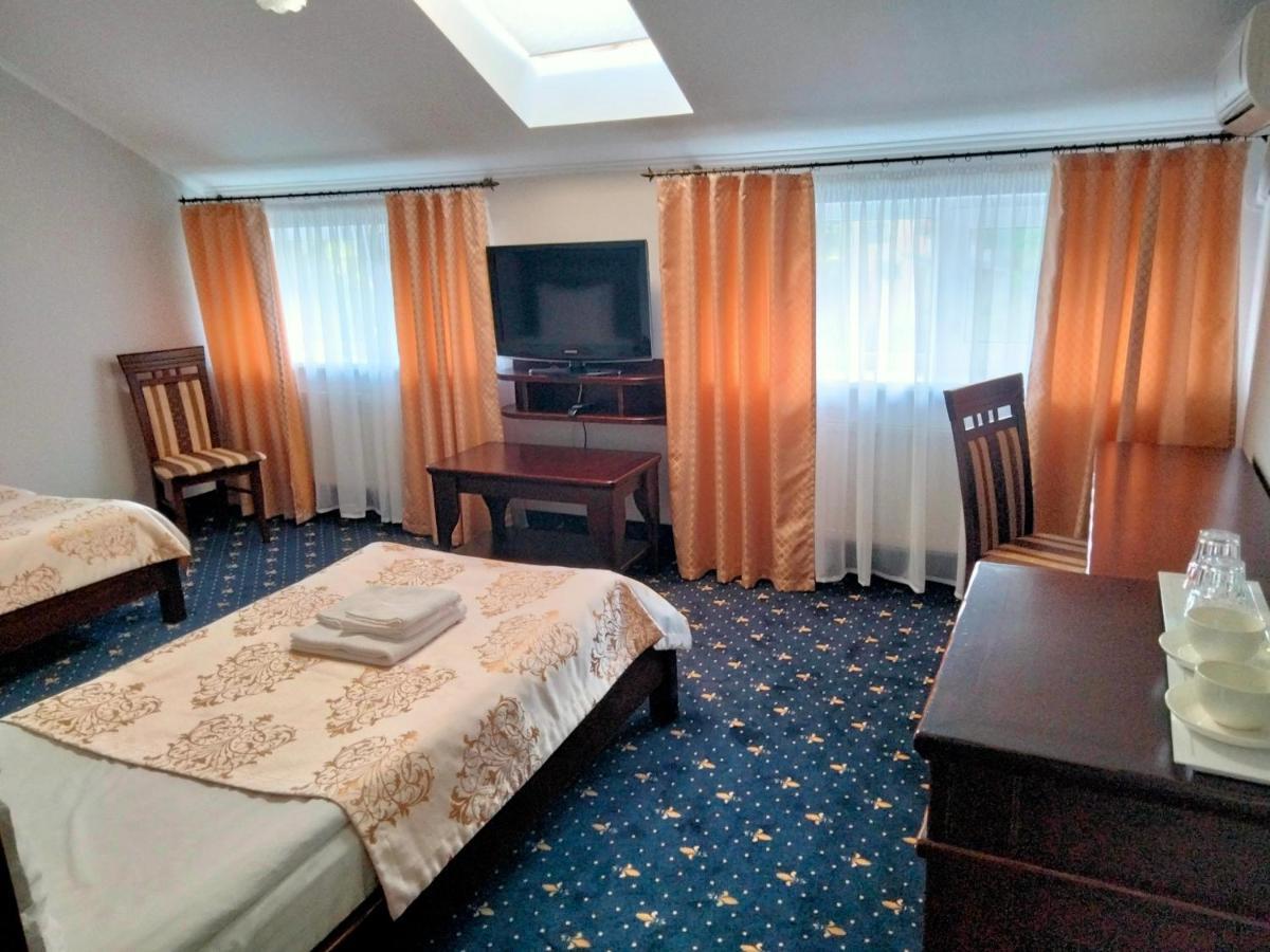 Sapsan Hotel Ternopil Bagian luar foto