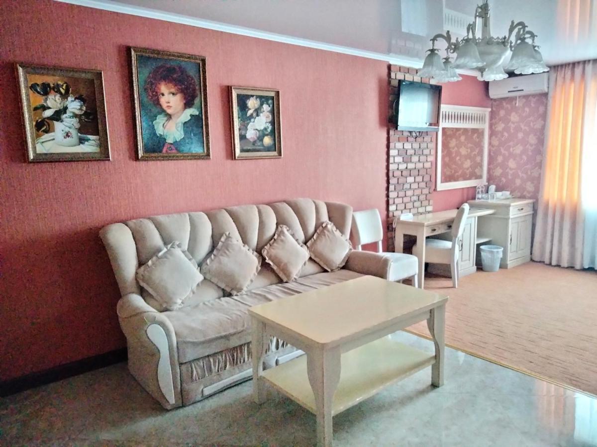 Sapsan Hotel Ternopil Bagian luar foto