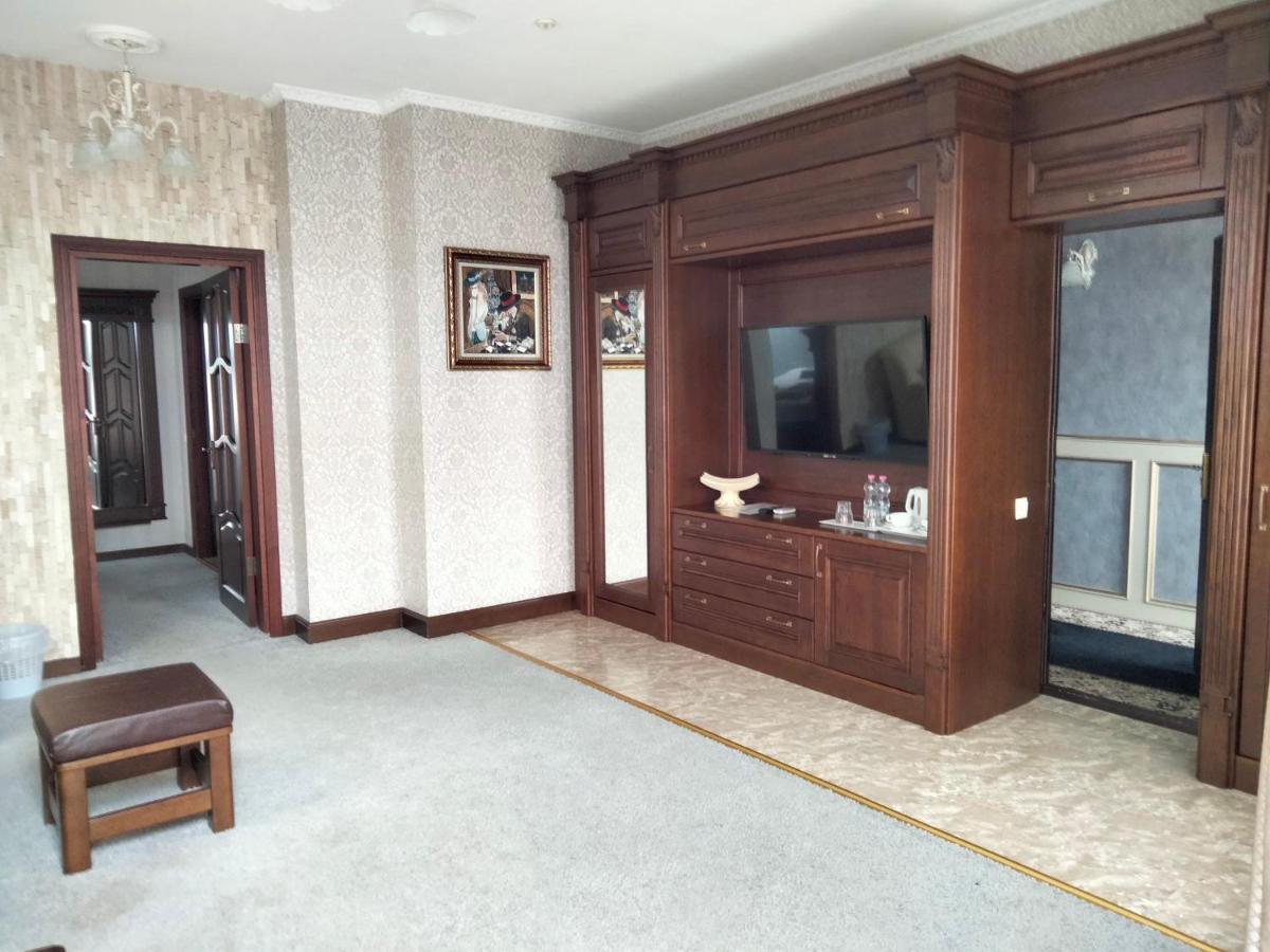 Sapsan Hotel Ternopil Bagian luar foto