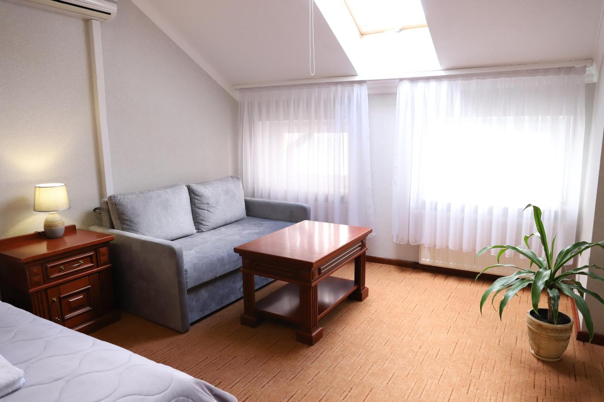 Sapsan Hotel Ternopil Bagian luar foto
