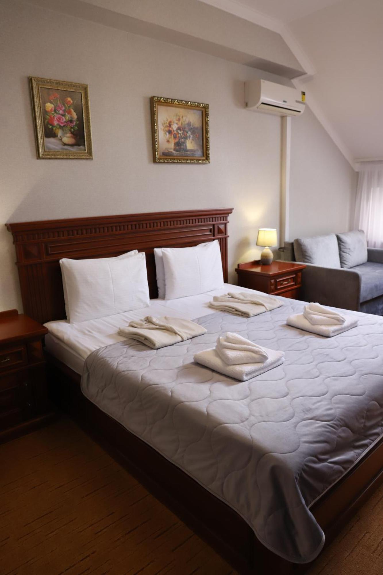 Sapsan Hotel Ternopil Bagian luar foto