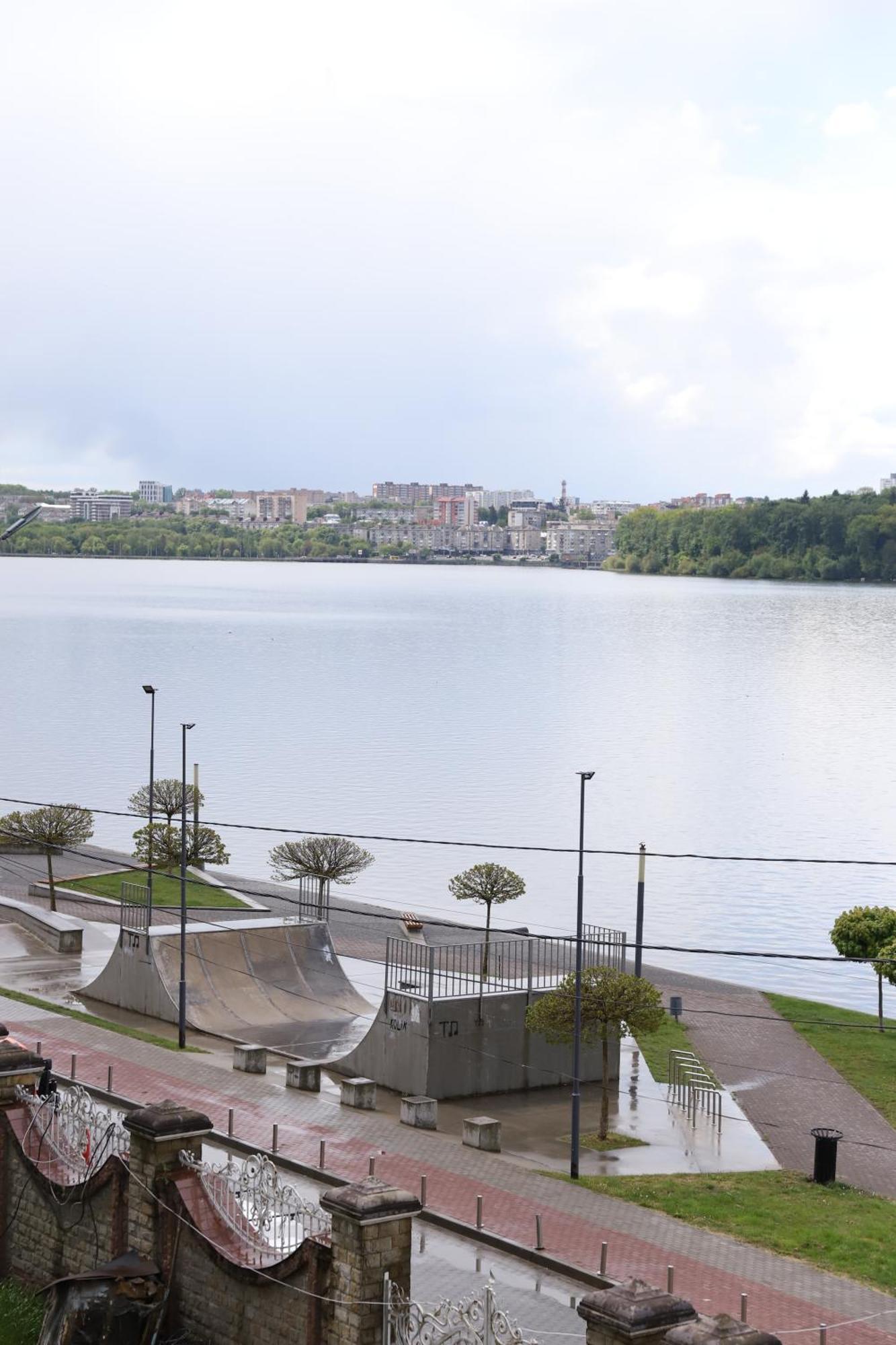 Sapsan Hotel Ternopil Bagian luar foto