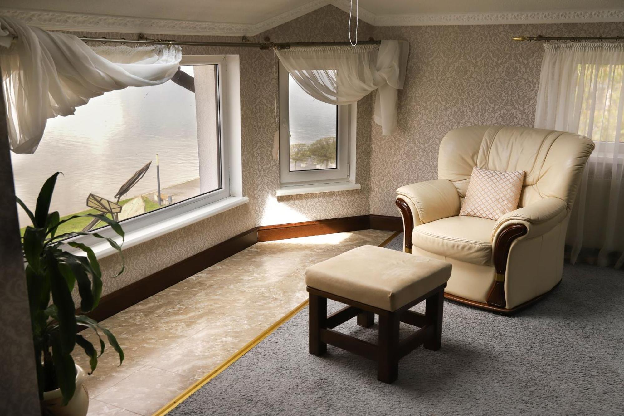 Sapsan Hotel Ternopil Bagian luar foto