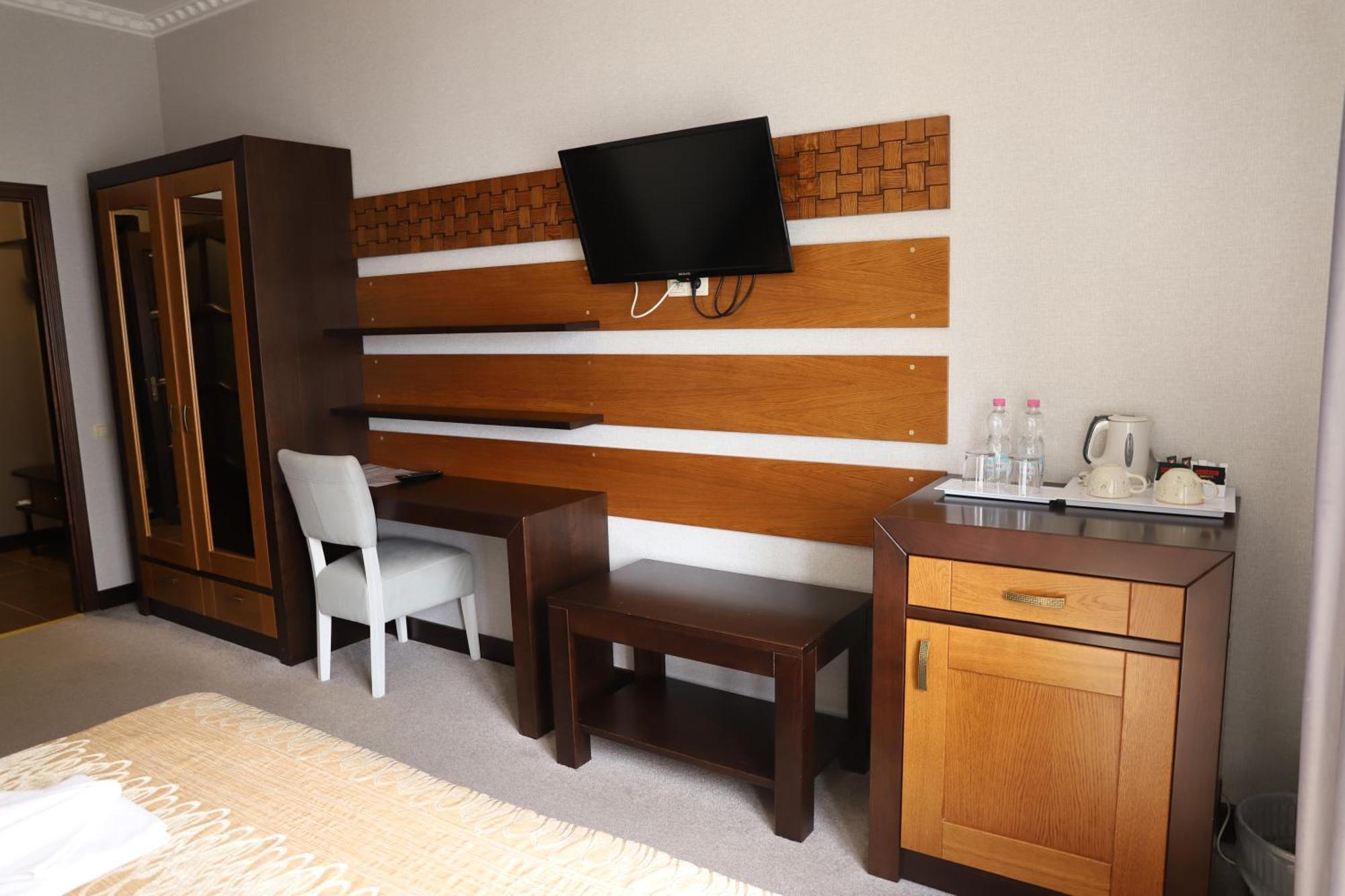 Sapsan Hotel Ternopil Bagian luar foto