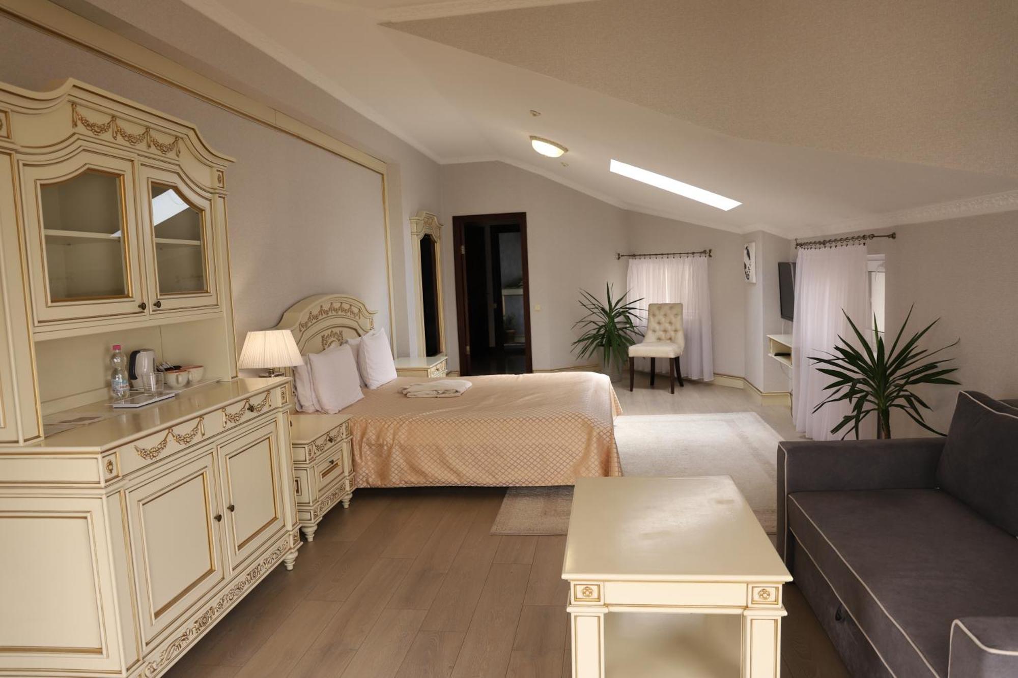 Sapsan Hotel Ternopil Bagian luar foto