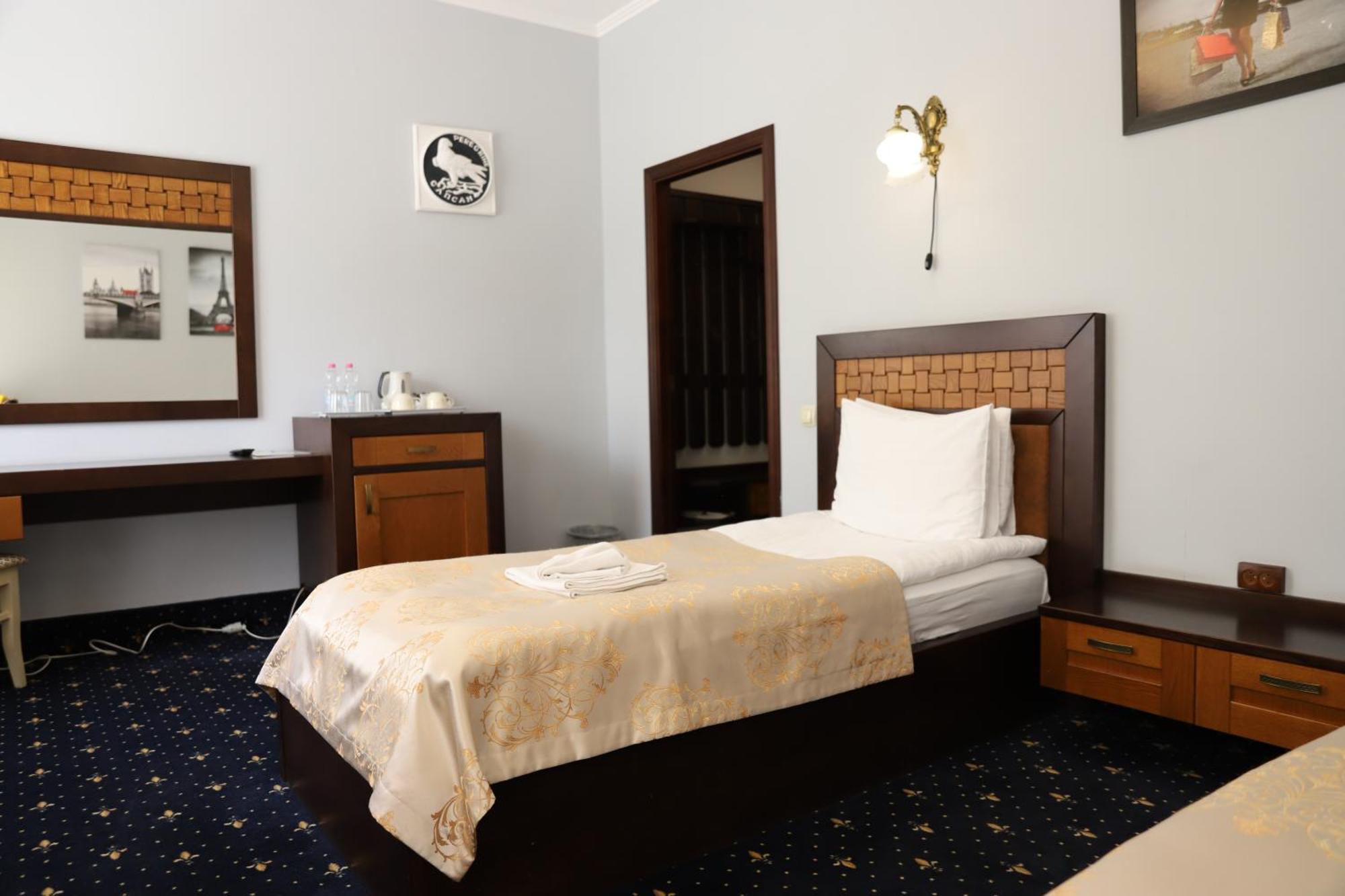 Sapsan Hotel Ternopil Bagian luar foto
